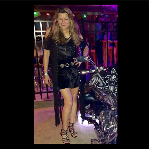 Meet your Posh Ambassador, Shannon G. Victoria, TX - Picture 3 of 8